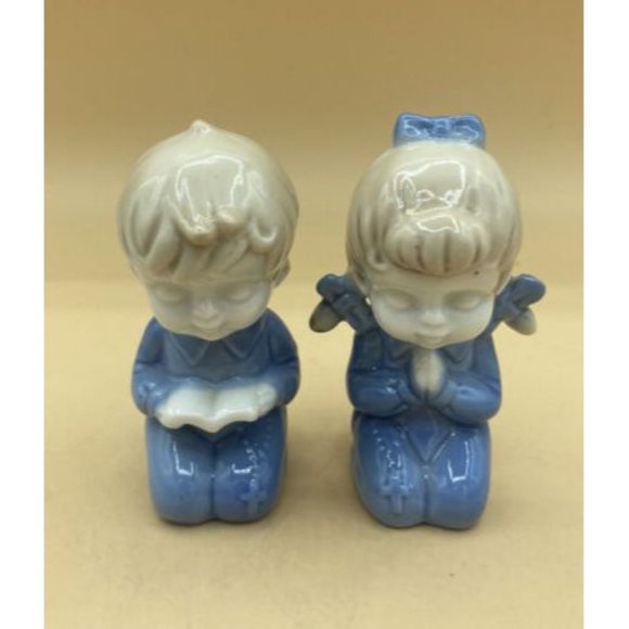 Vintage Pair of Kneeling Children Praying Blue Outfits Ceramic Japan - Picture 8 of 9